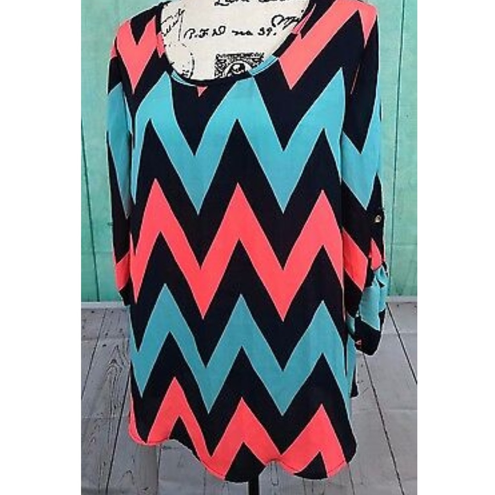 Rue 21 zig zag design long sleeve blouse